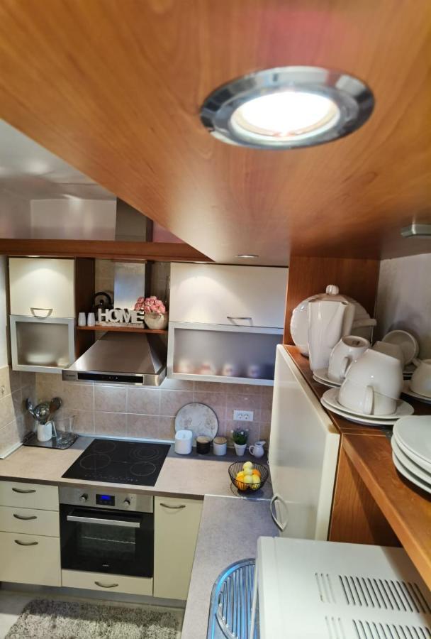 Apartman Sara Преко Екстериор снимка