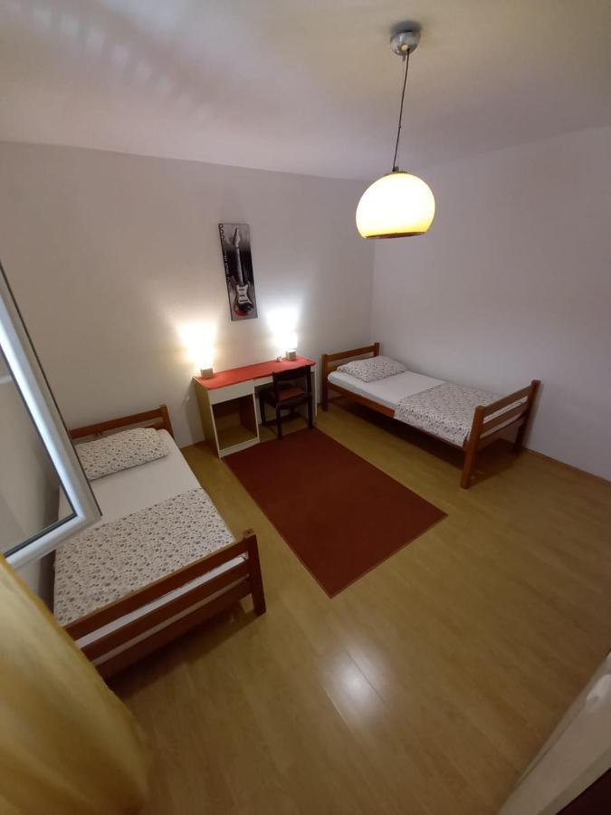 Apartman Sara Преко Екстериор снимка