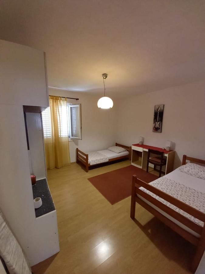 Apartman Sara Преко Екстериор снимка