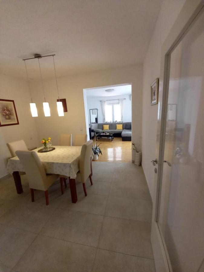 Apartman Sara Преко Екстериор снимка
