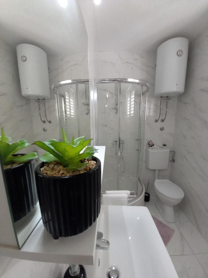 Apartman Sara Преко Екстериор снимка