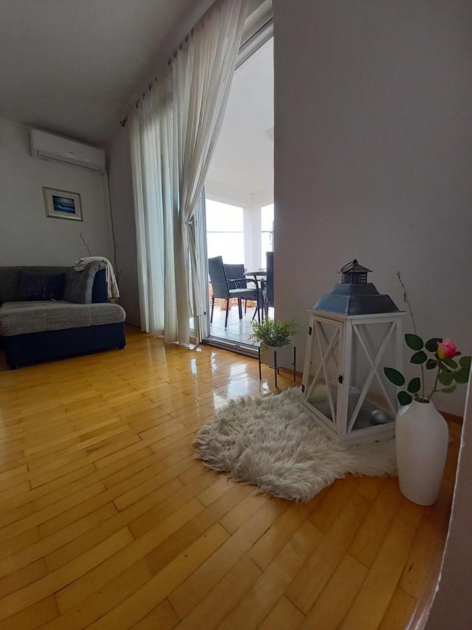 Apartman Sara Преко Екстериор снимка